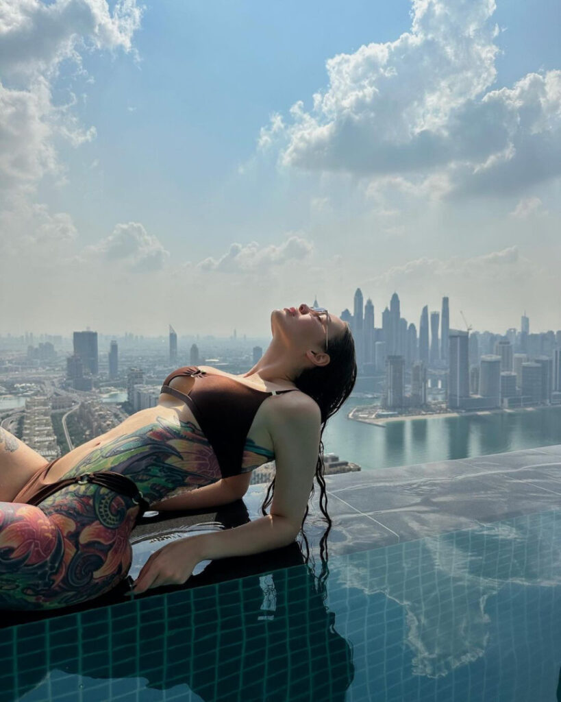 Instagram – Toma Zhdanova / _tomato_333_ – Nude