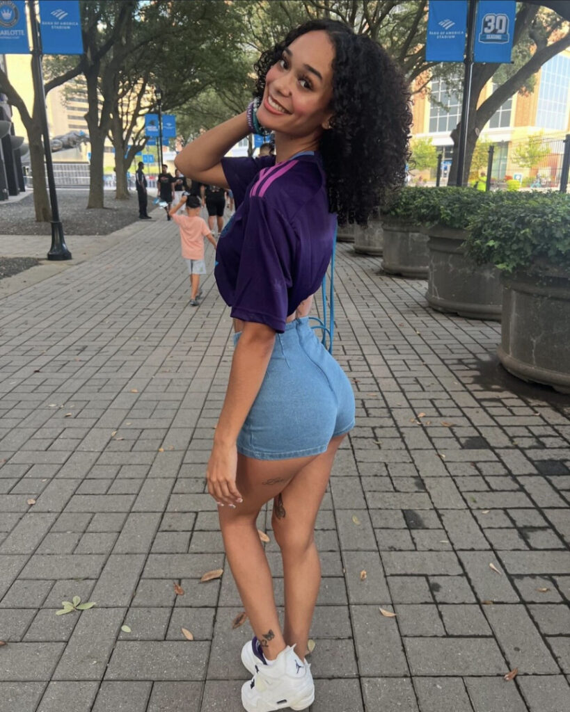 TikTok – Instagram – Tropicalkurls – Nude