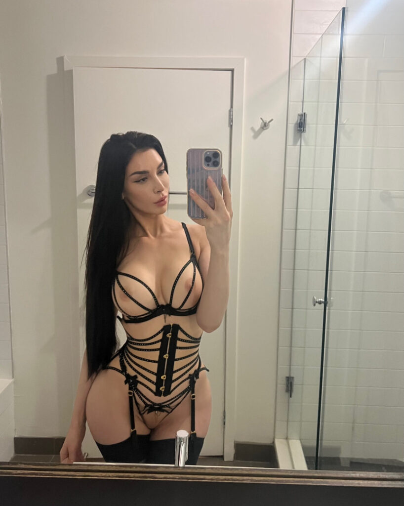 OnlyFans – ⠀X⠀ – T H I C C – Undressada – Nude Leaks