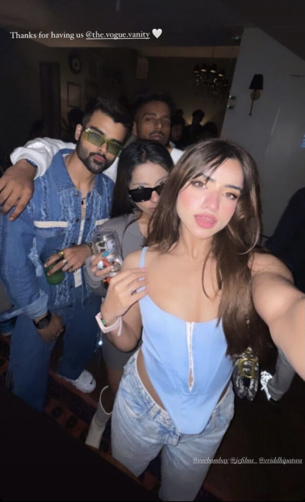 Instagram – Indian – Unnati Patwa – Nude