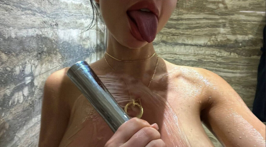 OnlyFans – Instagram – unrealcobaine missa julia – Nude