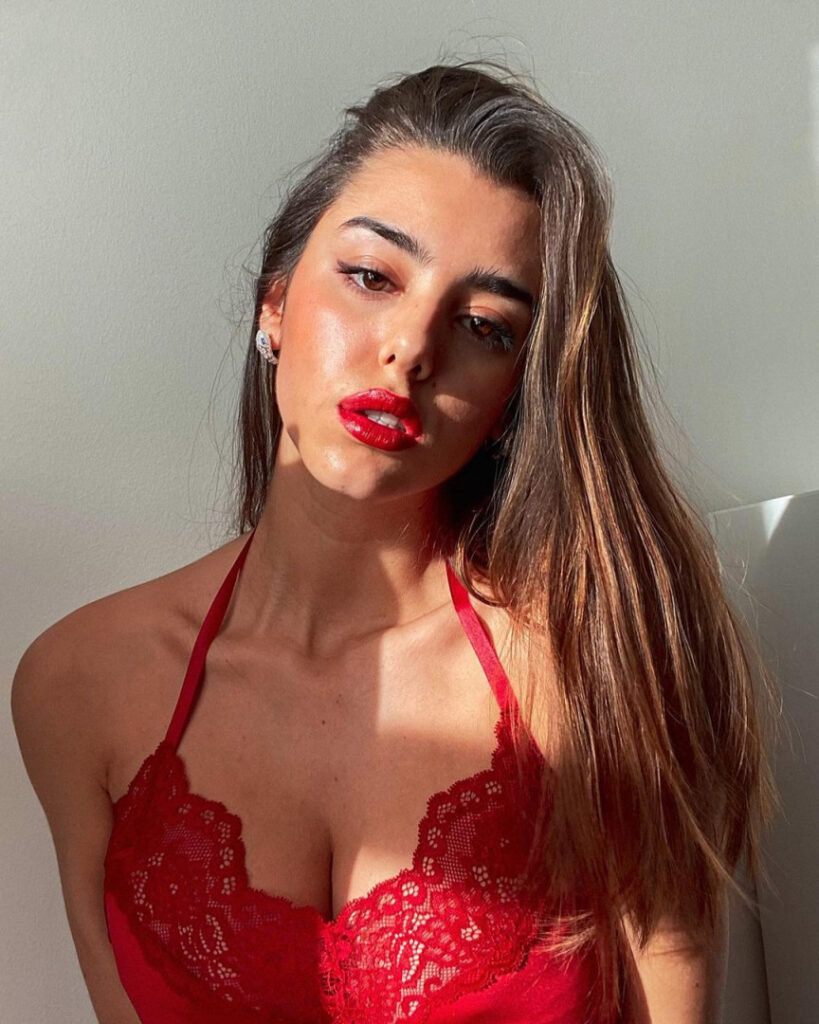 Instagram – Valeria Conca – Nude