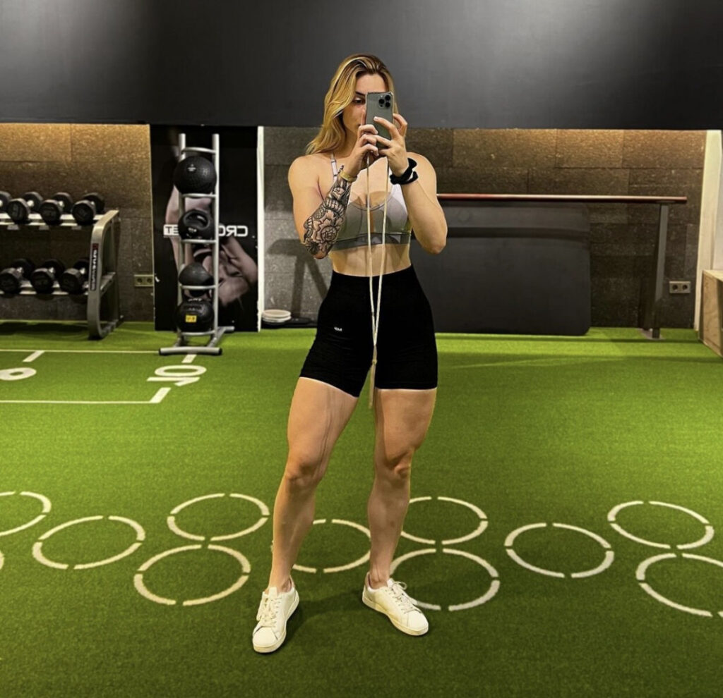 Instagram – Valkymary – Nude