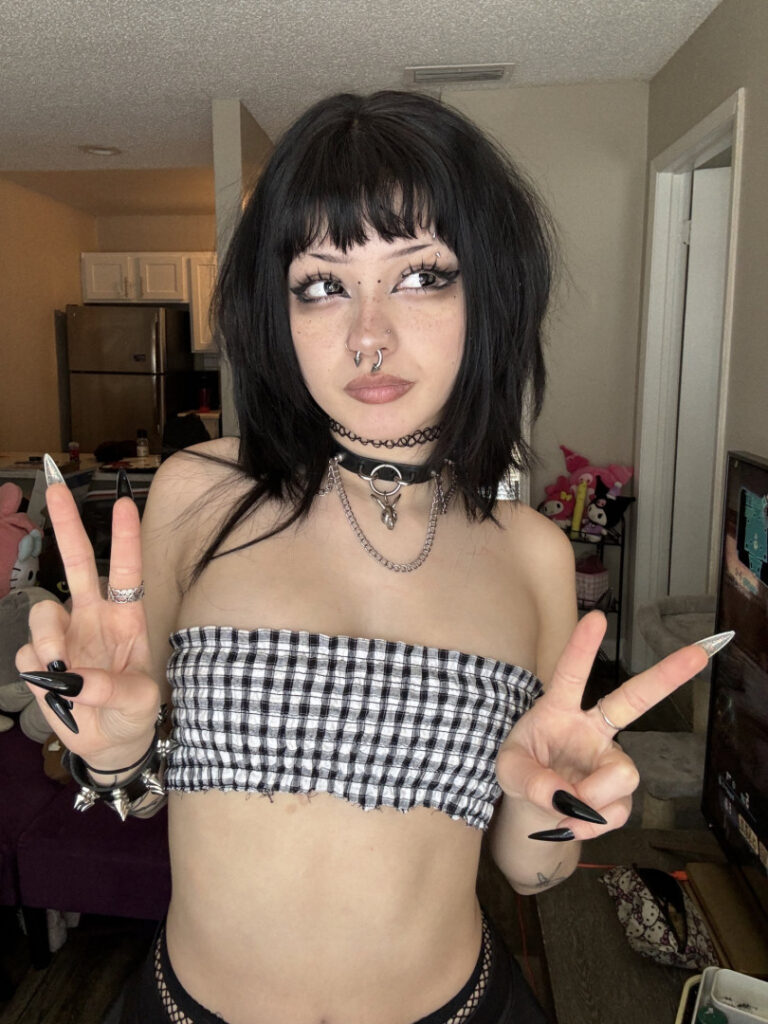 OnlyFans – TikTok – Vampirekitt3n | Valvampire | Peachyyval | kill.val – Nude