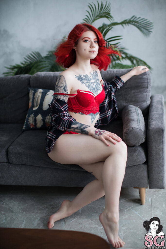 Suicide Girls – Fansly – Vera Faith(Red_Faith)(Redd) – Nude