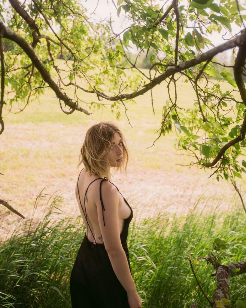 Celeb – Verite – Nude