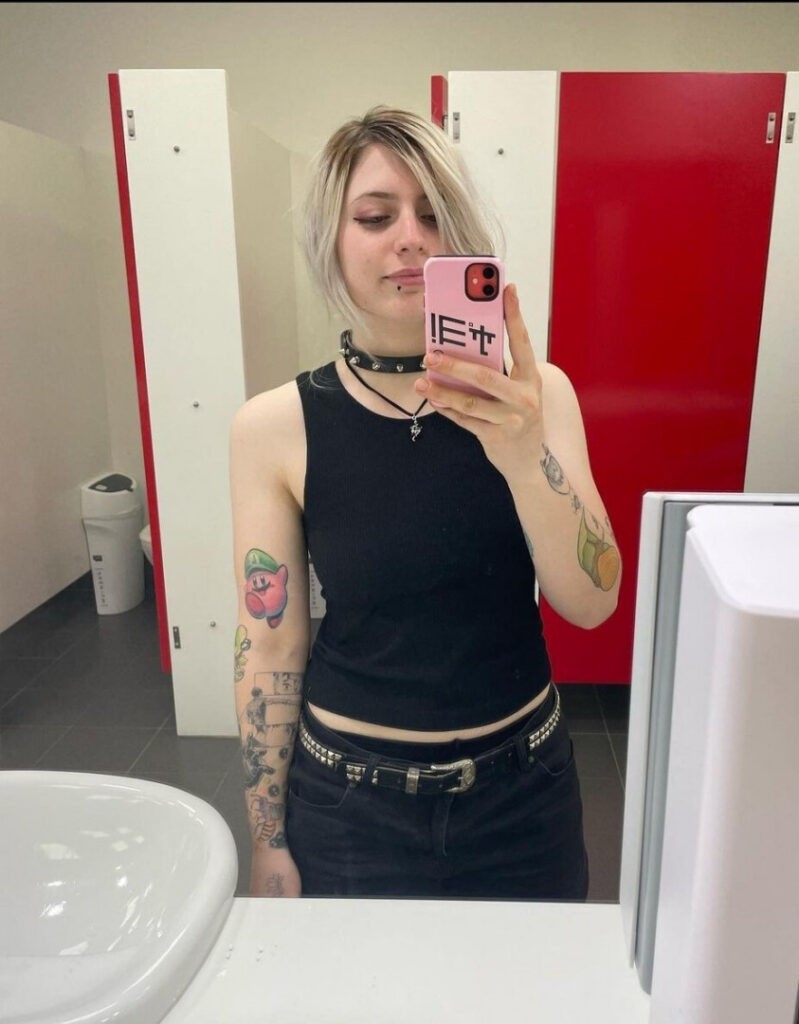 OnlyFans – Vickierules – Nude Leaks