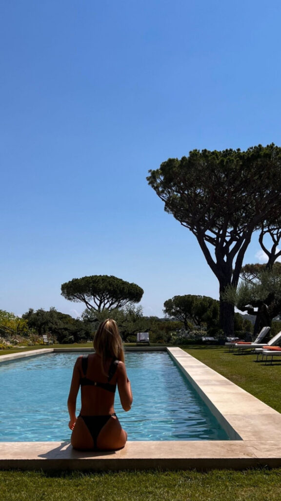 Instagram – Viky Varga – Nude