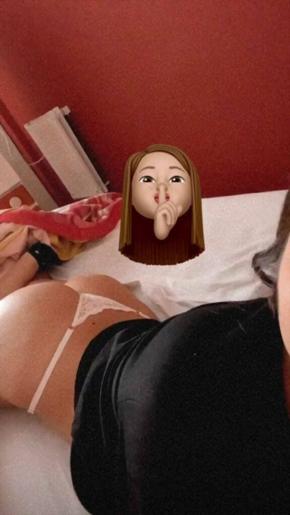 Instagram – Viqui Diaz – Nude