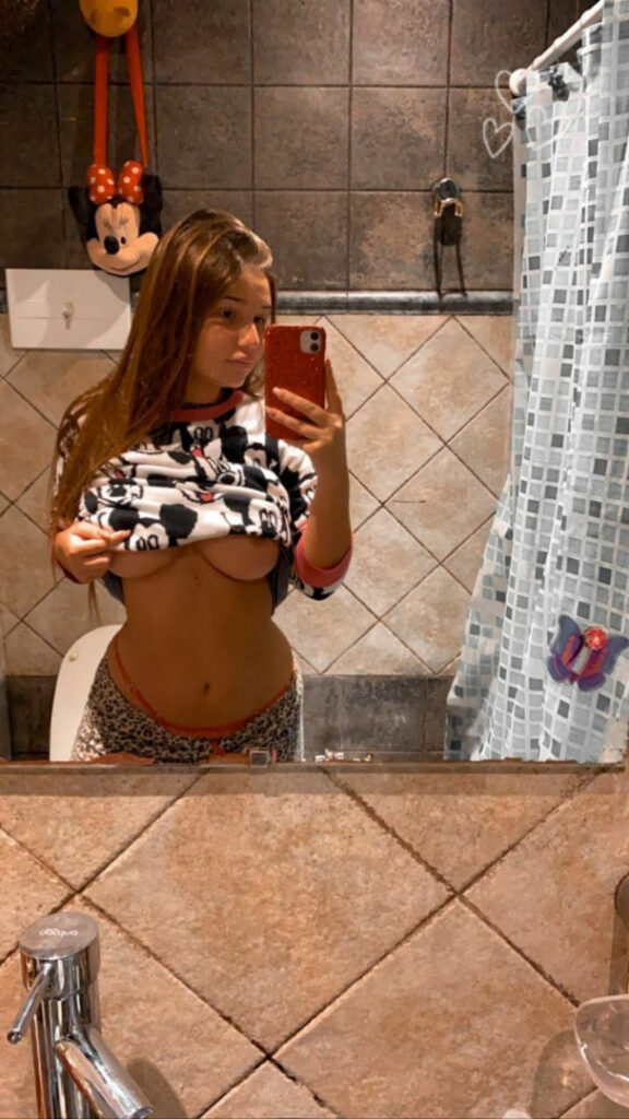 Instagram – Viqui Diaz – Nude