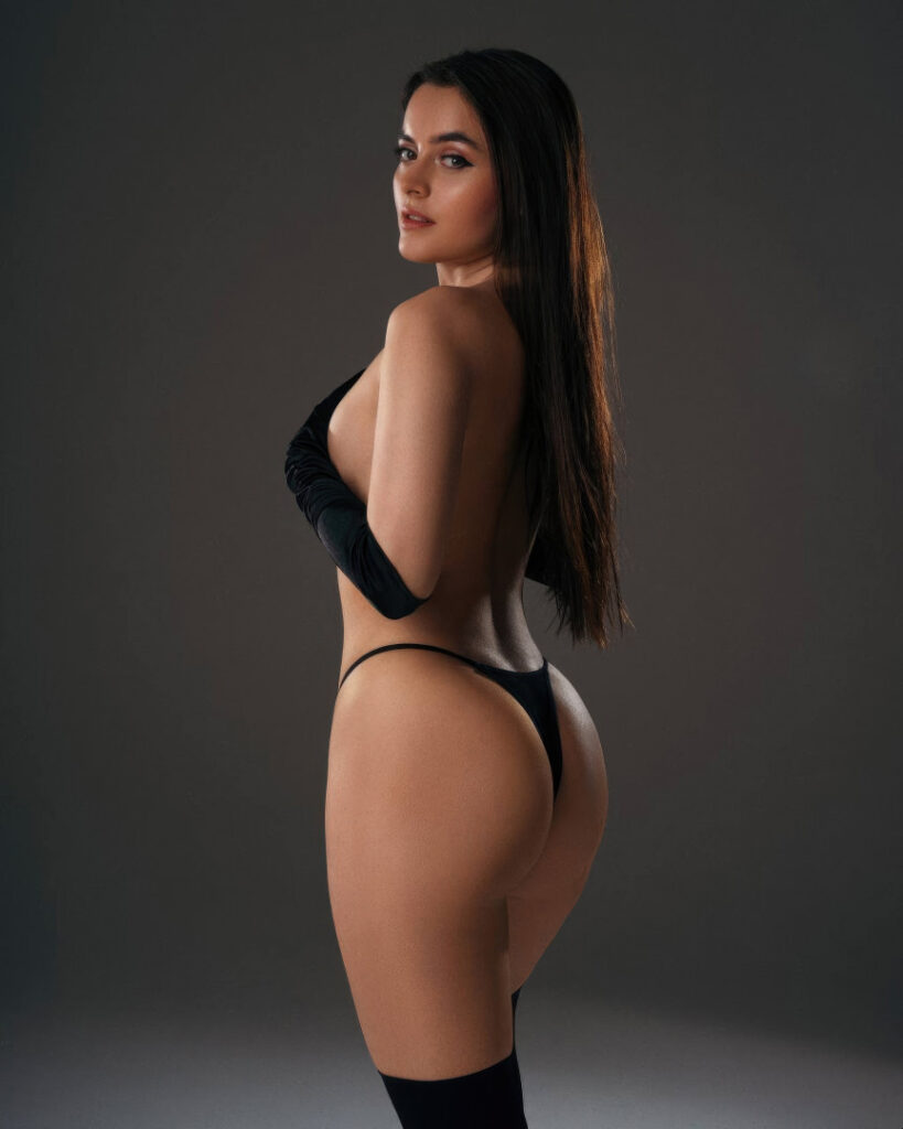 TikTok – Fansly – Webdevva / Websamka / gabi_mooree – Nude