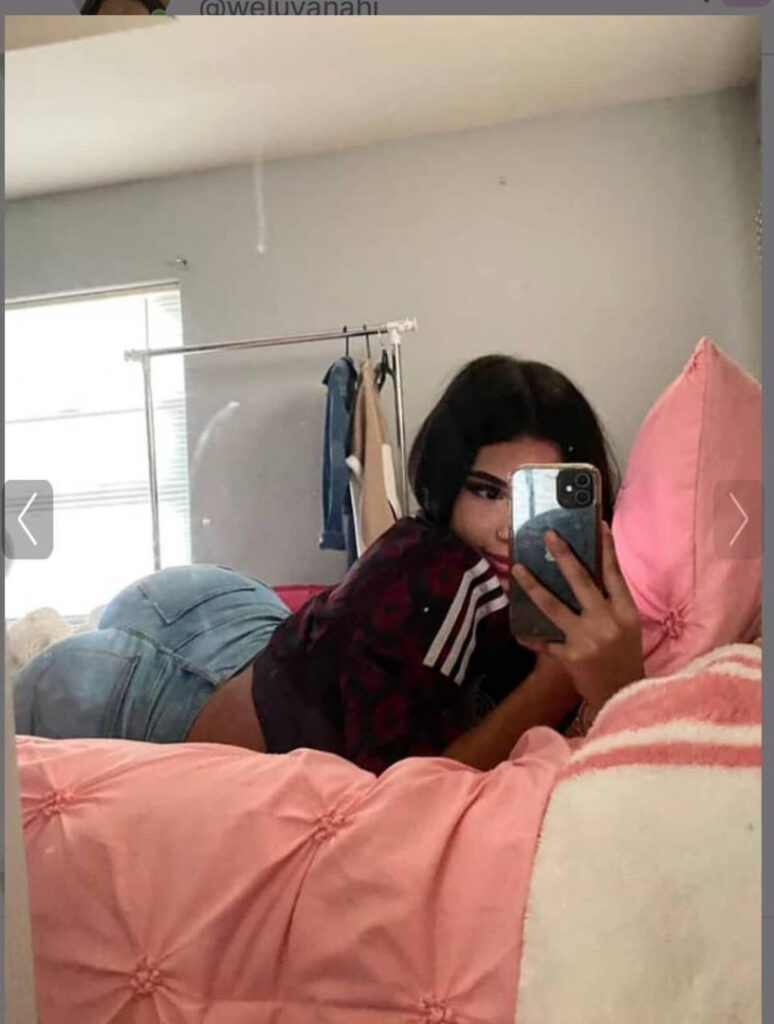 Weluvanahii – Anahi – Nude