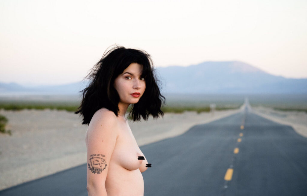 Celeb – Willow Avalon – Nude