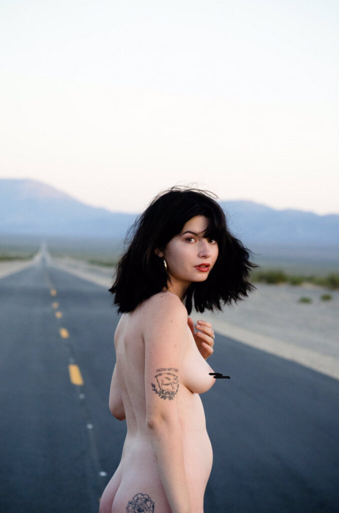 Celeb – Willow Avalon – Nude