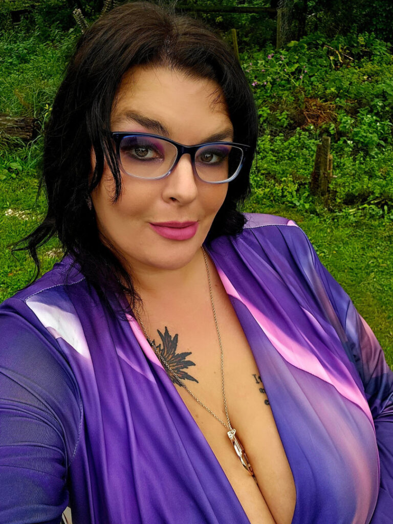 OnlyFans – BBW – MILF – Witchy1985 / Denise Mountains – Nude