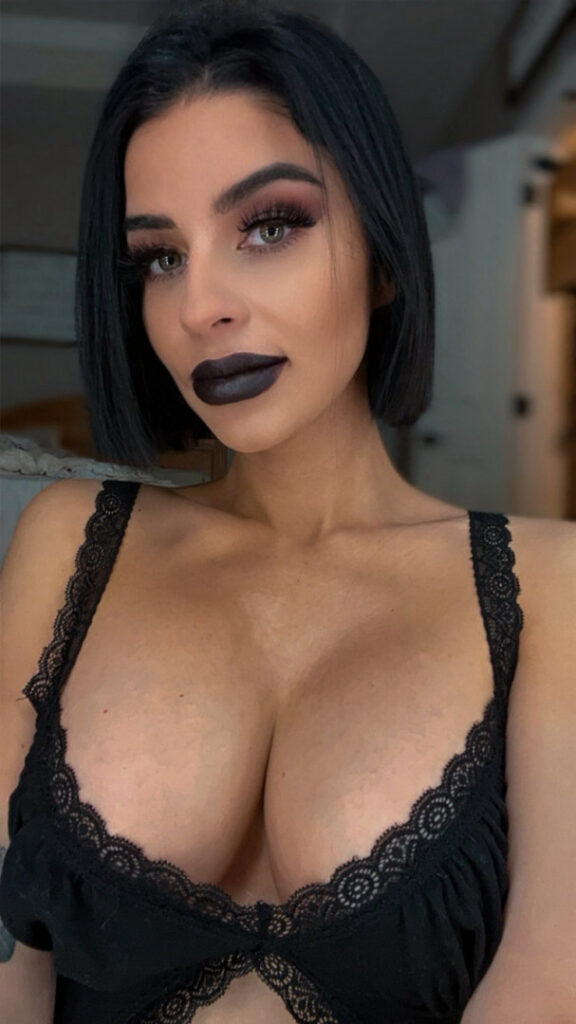 OnlyFans – MILF – Latina – Xoxospicegirl69 – Nude