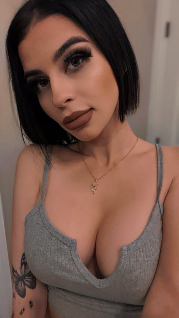 OnlyFans – MILF – Latina – Xoxospicegirl69 – Nude