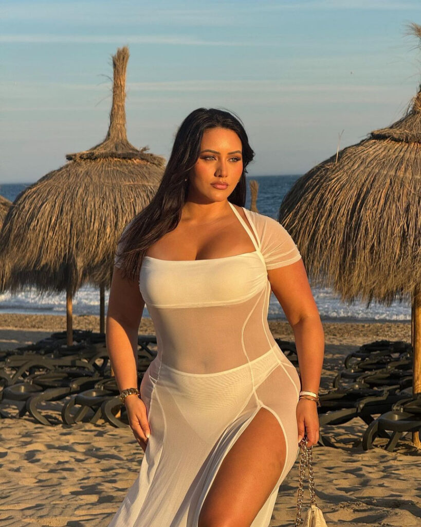 TikTok – Instagram – T H I C C – Yasmine MInovski – Nude