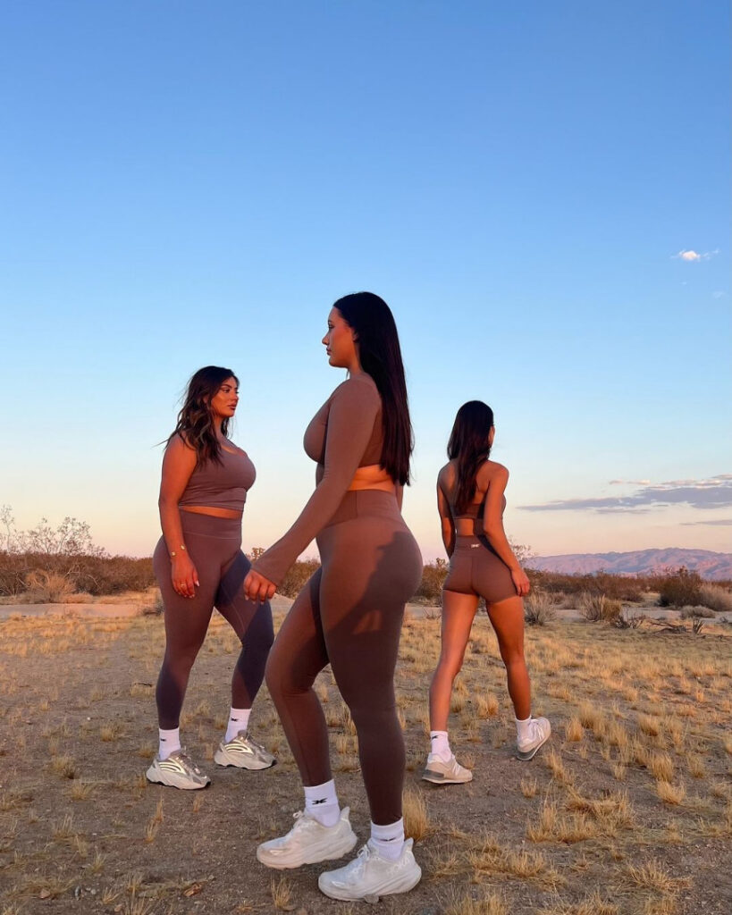 TikTok – Instagram – T H I C C – Yasmine MInovski – Nude