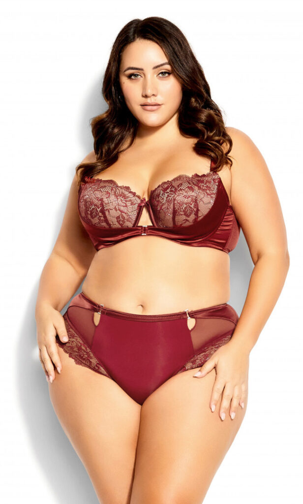 TikTok – Instagram – T H I C C – Yasmine MInovski – Nude