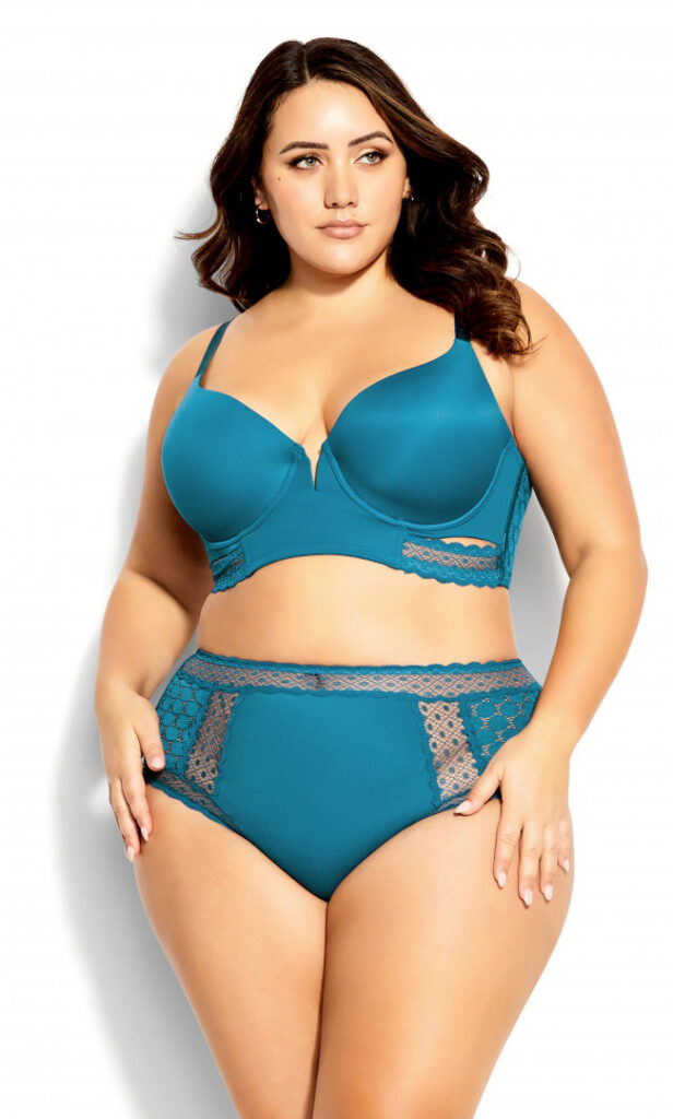 TikTok – Instagram – T H I C C – Yasmine MInovski – Nude