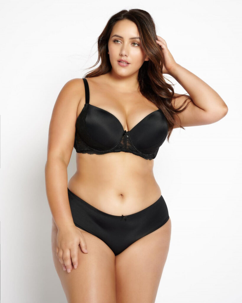 TikTok – Instagram – T H I C C – Yasmine MInovski – Nude