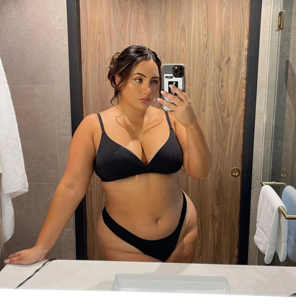 TikTok – Instagram – T H I C C – Yasmine MInovski – Nude