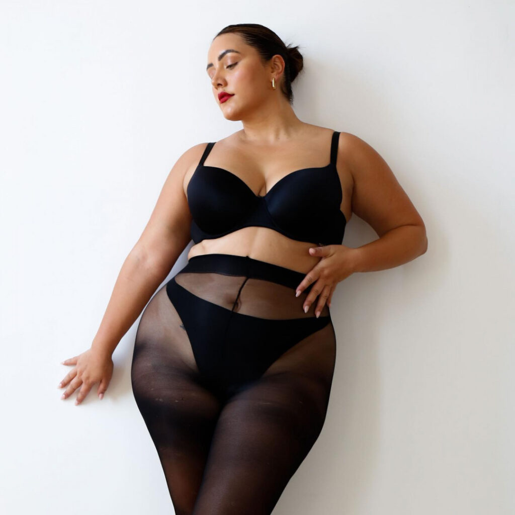 TikTok – Instagram – T H I C C – Yasmine MInovski – Nude