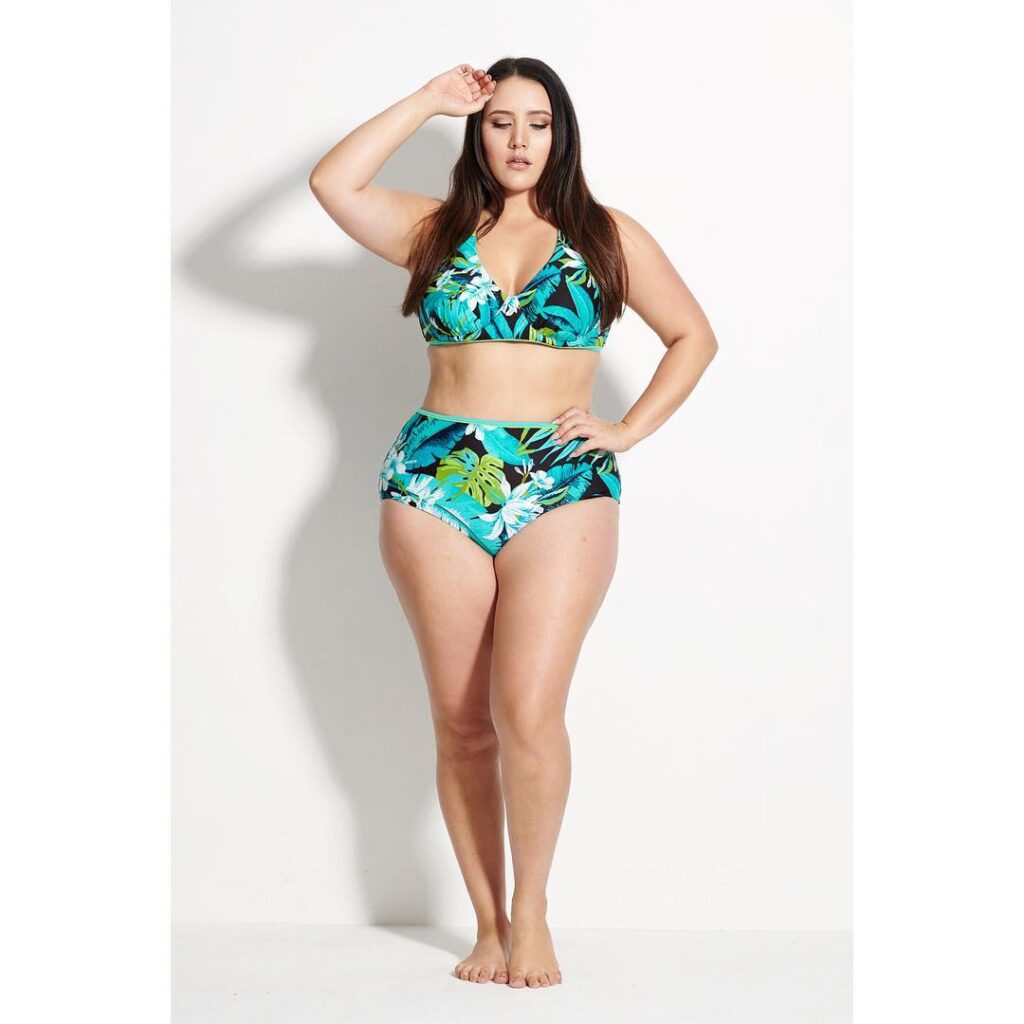 TikTok – Instagram – T H I C C – Yasmine MInovski – Nude