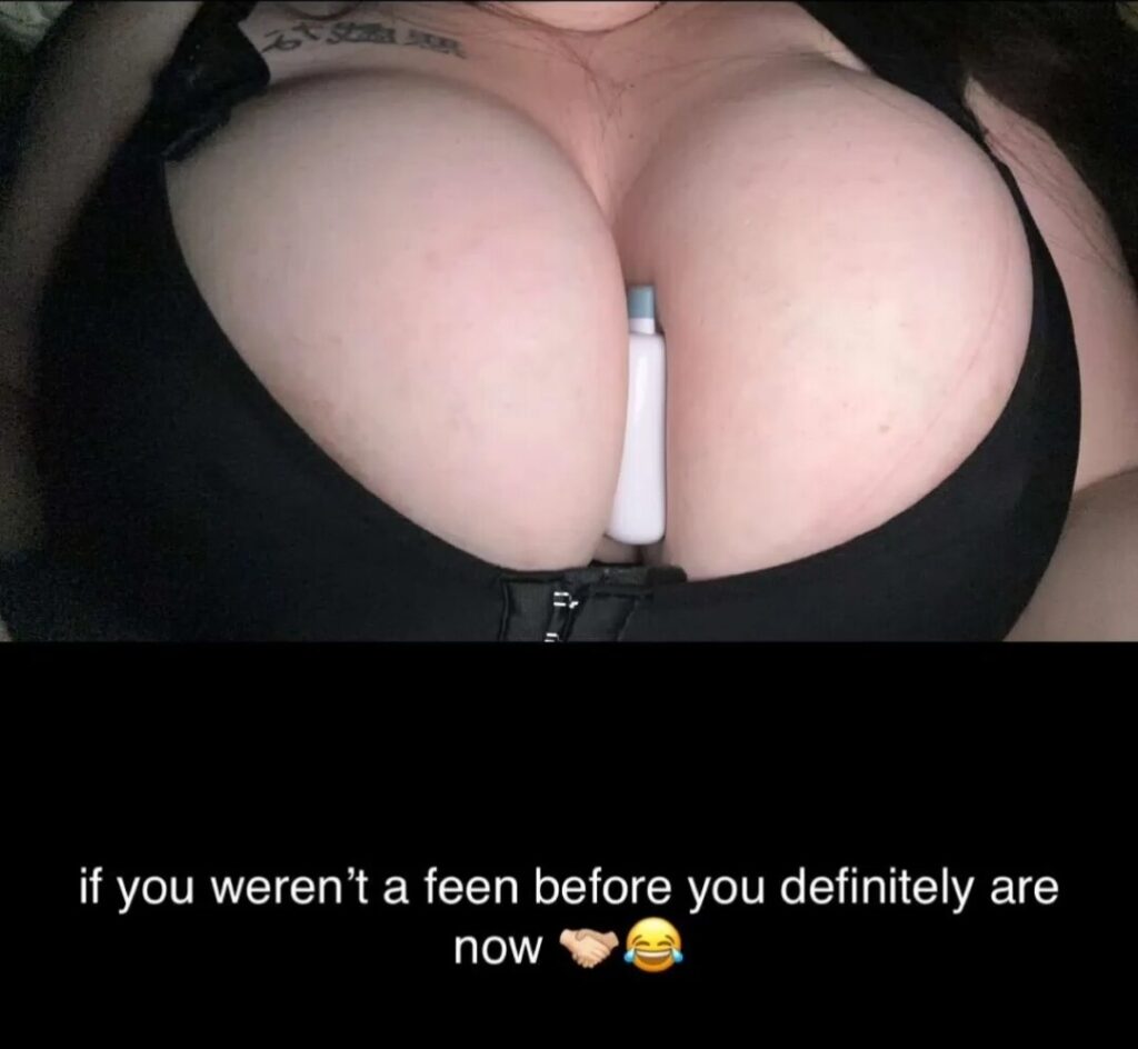 TikTok – yourlocal._.milf – Nude