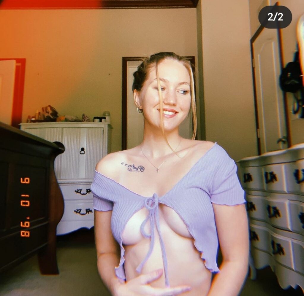 OnlyFans – TikTok – Youronlyabsinthe/sincerely_sammi – Nude