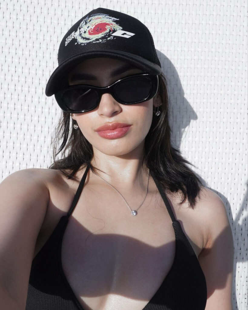 TikTok – yvonnearesu_ – Nude