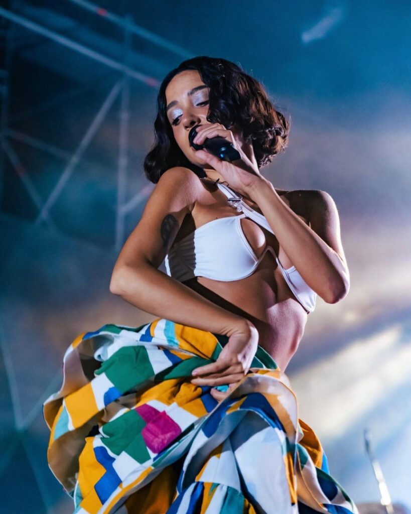 Instagram – Zeynep Bastık – Nude