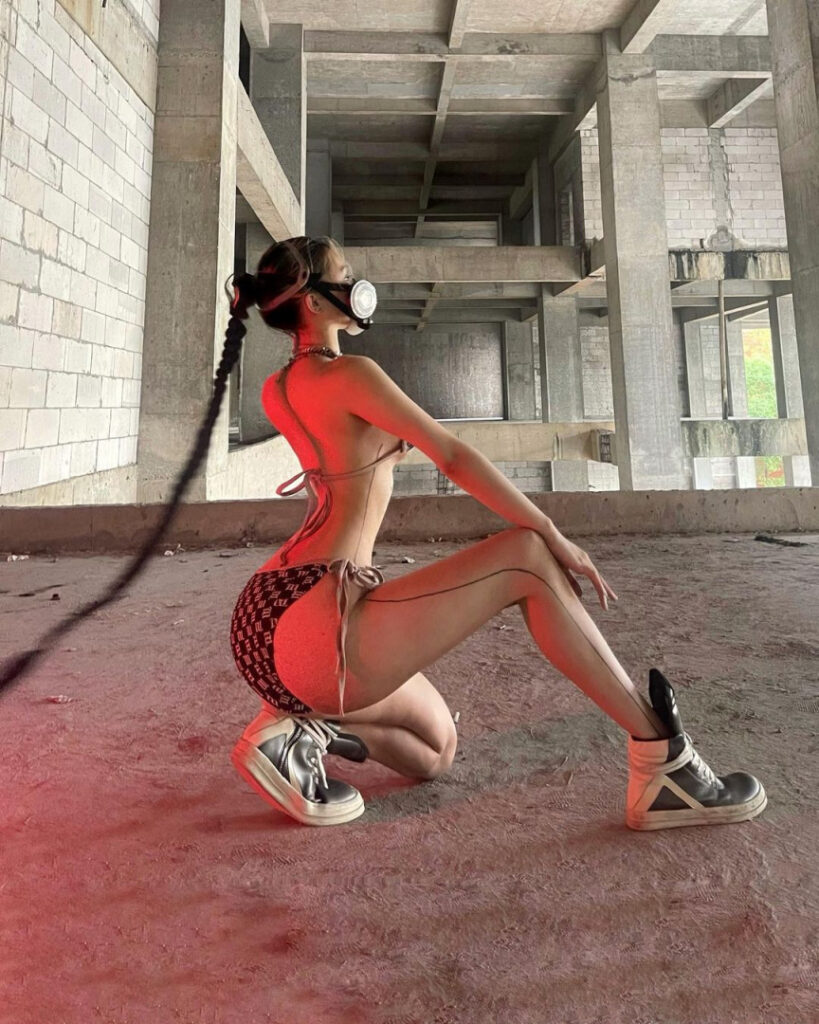 Instagram – zmeixio  / 美晓 – Nude