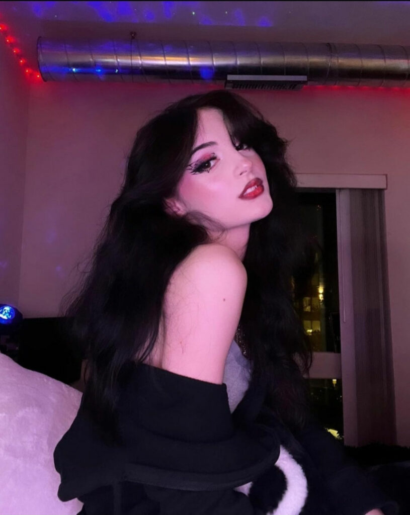 TikTok – Instagram – 1Kyle8 – Nude