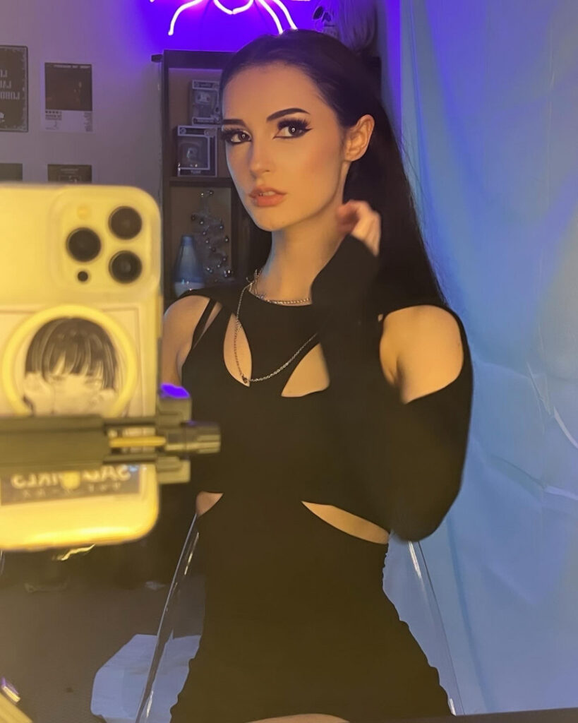 TikTok – Instagram – 1Kyle8 – Nude