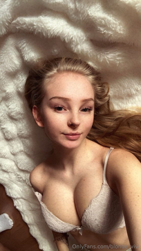 Request – OnlyFans – Teen – Feet – [75D] blonde_vivi – Nude