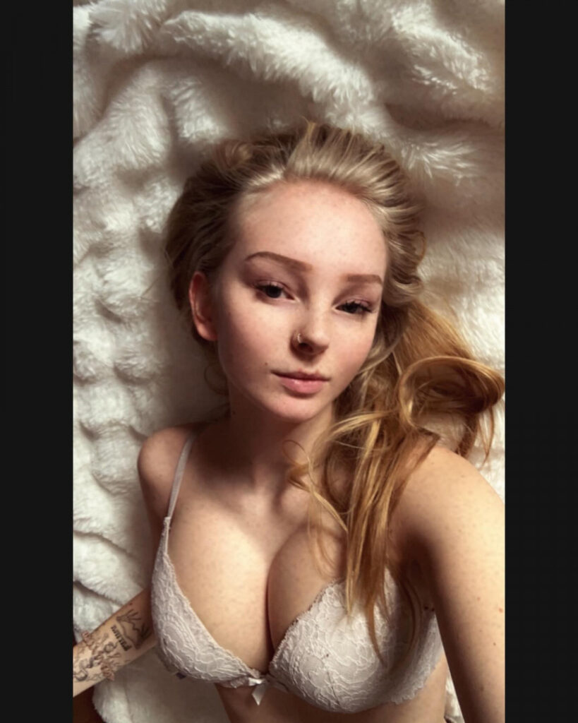 Request – OnlyFans – Teen – Feet – [75D] blonde_vivi – Nude