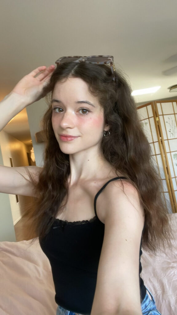 TikTok – Instagram – A_Bit_Rebecca // A_Little_Rebecca – Nude