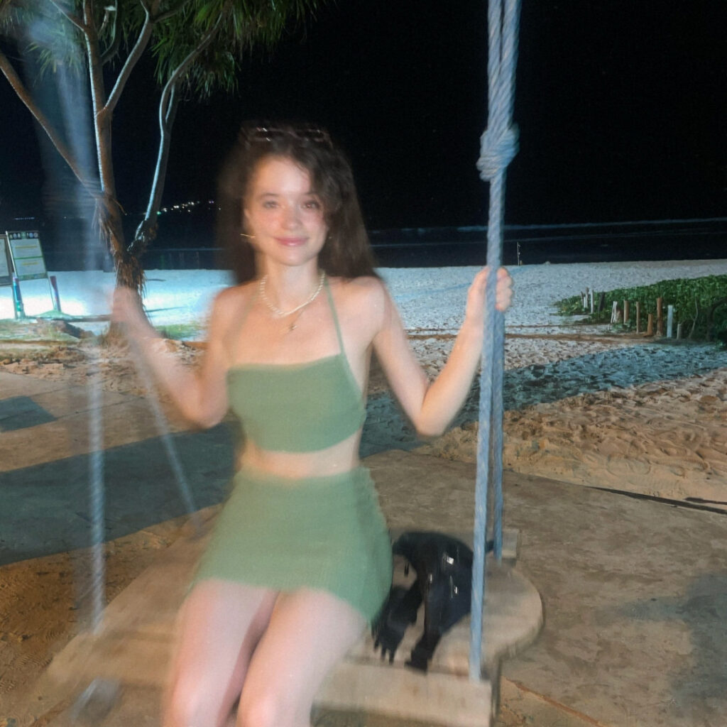 TikTok – Instagram – A_Bit_Rebecca // A_Little_Rebecca – Nude