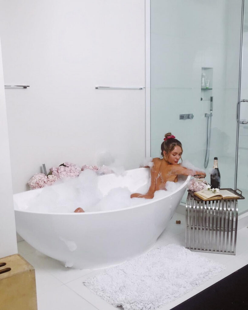 OnlyFans – Instagram – Abby O’Neill / Abigail O’Neill – Nude