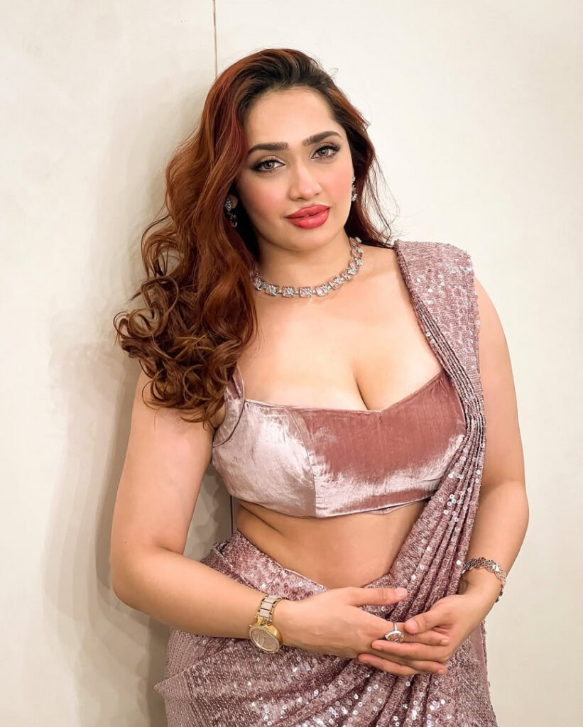 Instagram – Aditi Mistry – Nude