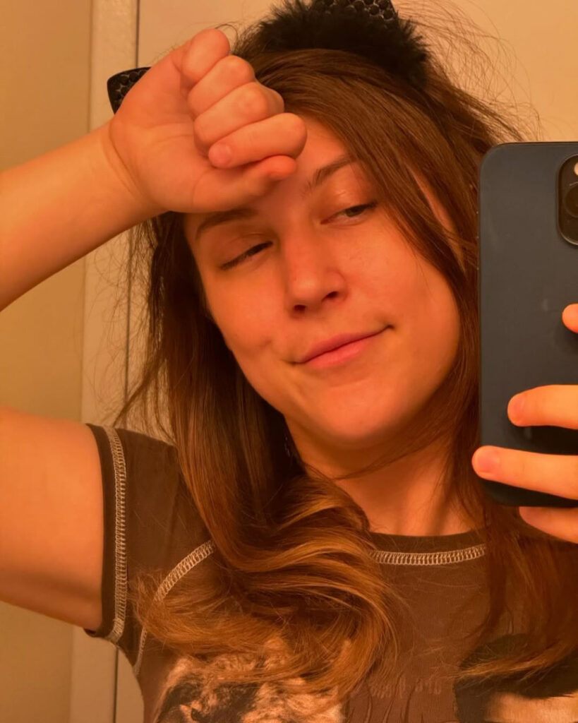 Cam Girls – T H I C C – alexa_dream – Nude Leaks