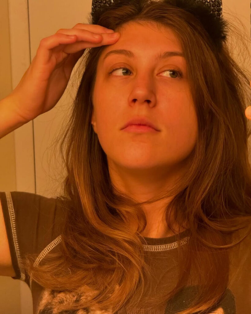 Cam Girls – T H I C C – alexa_dream – Nude Leaks