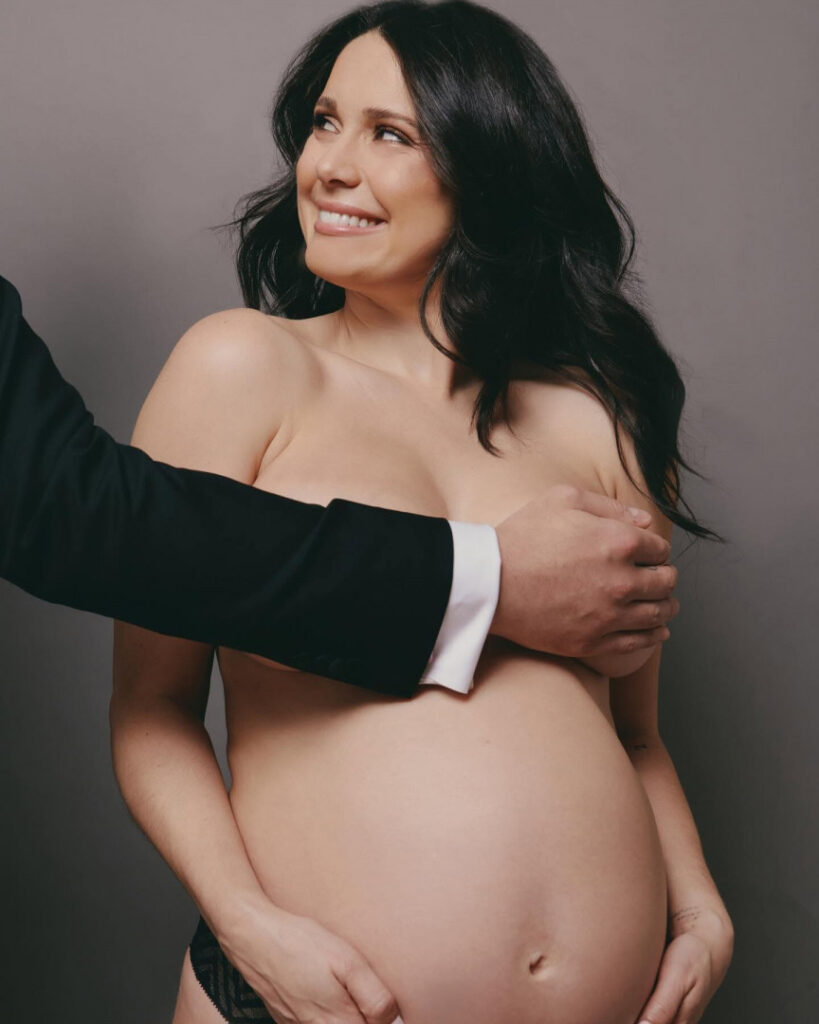 Instagram – MILF – Ali Cobrin – Nude