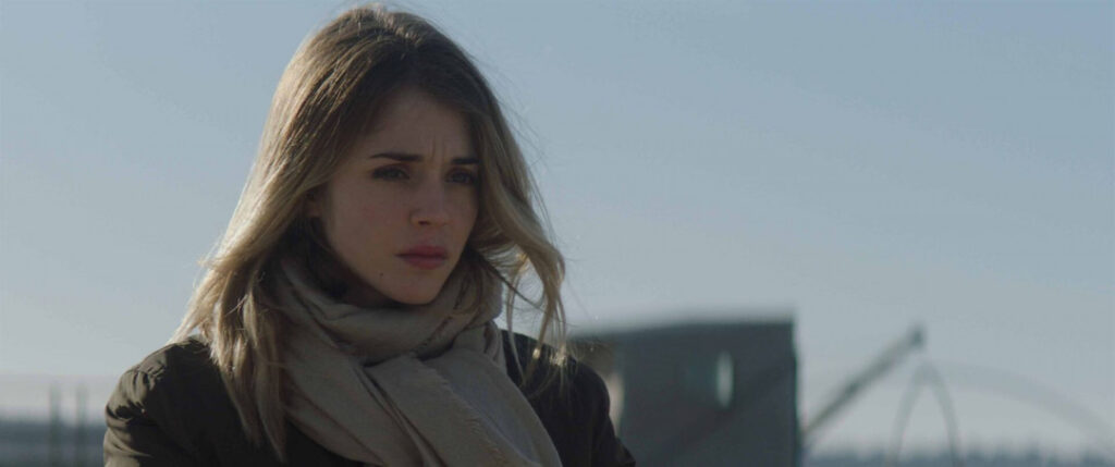 Celeb – Alice Isaaz – Nude