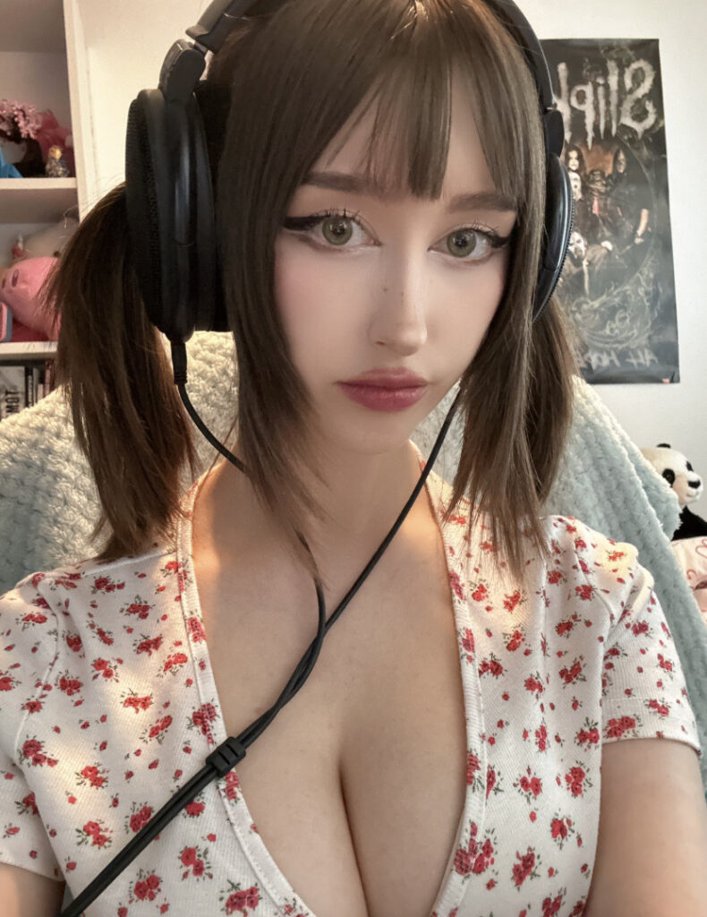 Twitch – Allykitti / crywink_ – Nude