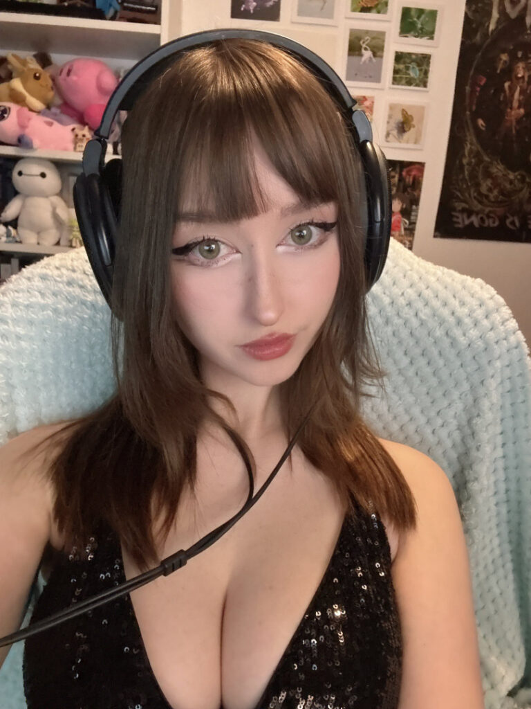 Twitch – Allykitti / crywink_ – Nude