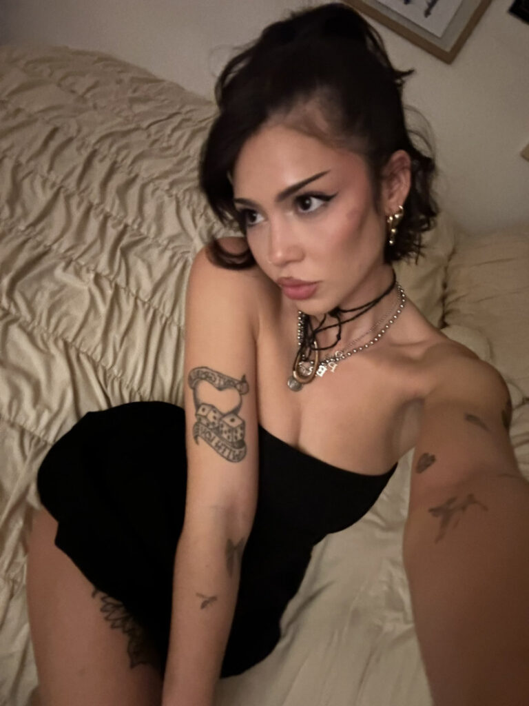 OnlyFans – AlmondMilkHunni – Nude