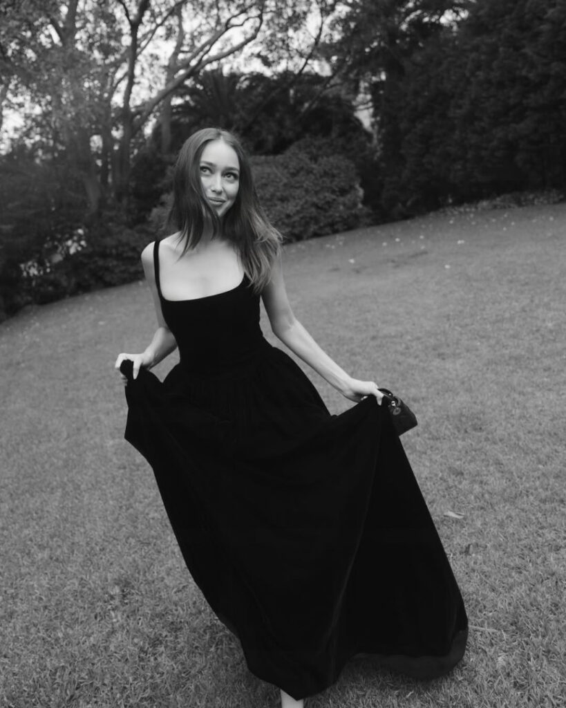 Celeb – Alycia Debnam Carey – Nude